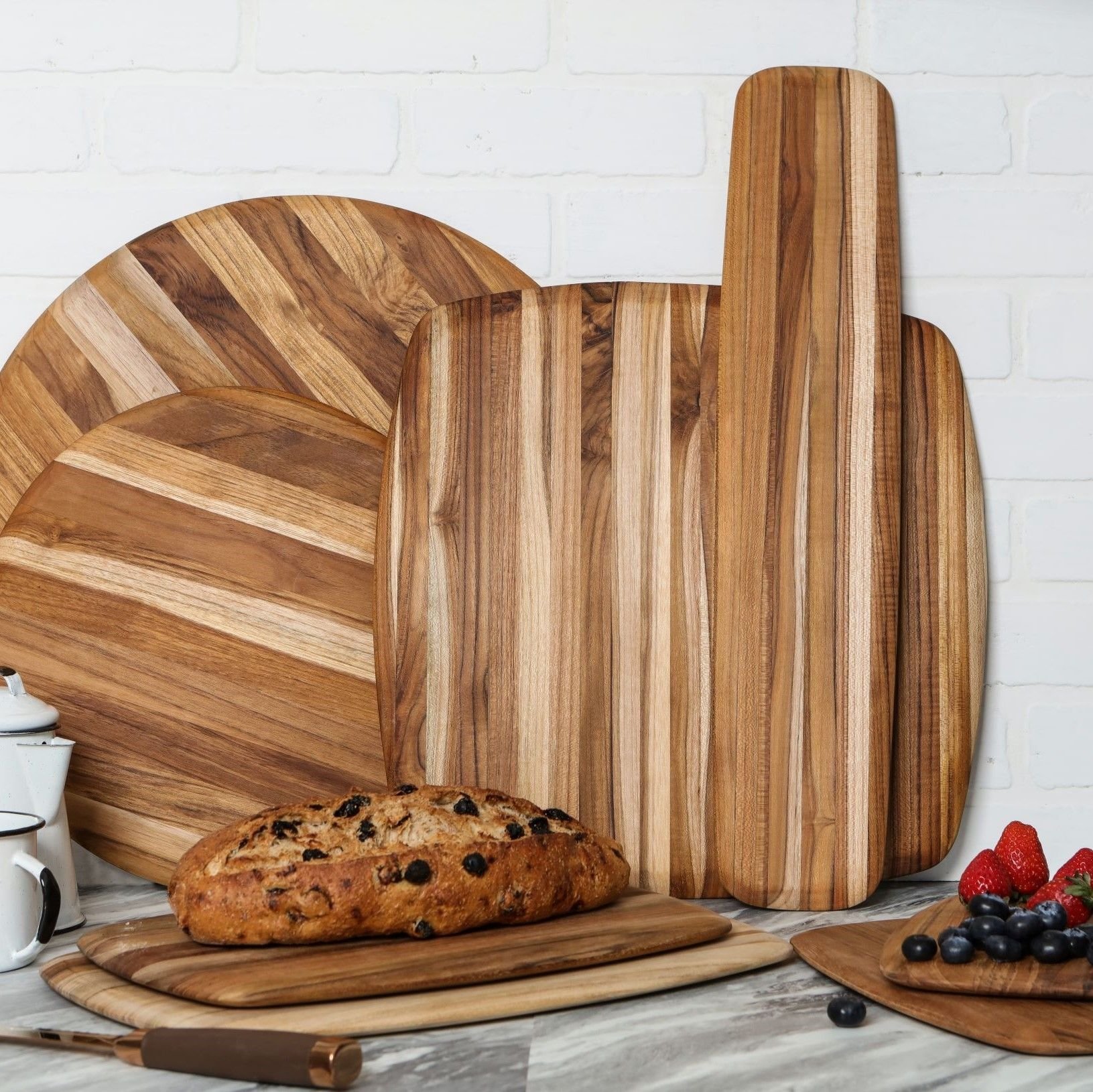 TeakHaus Elegant Round Edge Grain Cutting/Serving Board | 13" x 0.55" TeakHaus Elegant Round Edge Grain Cutting/Serving Board | 13" X 0.55" -All-Clad Shop 02.1 elegant 4