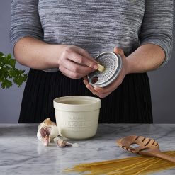 Mason Cash Innovative Kitchen Garlic Storage & Grater -All-Clad Shop garlic3
