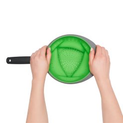 OXO 2-Qt Collapsible Strainer 6 OXO 2-Qt Collapsible Strainer -All-Clad Shop gg 11208300 4b