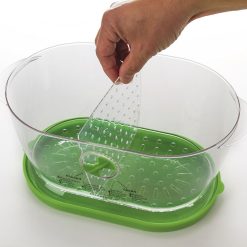 Progressive Lettuce Keeper | 4.7-Quart 5 Progressive Lettuce Keeper | 4.7-Quart -All-Clad Shop lks 06 use 3