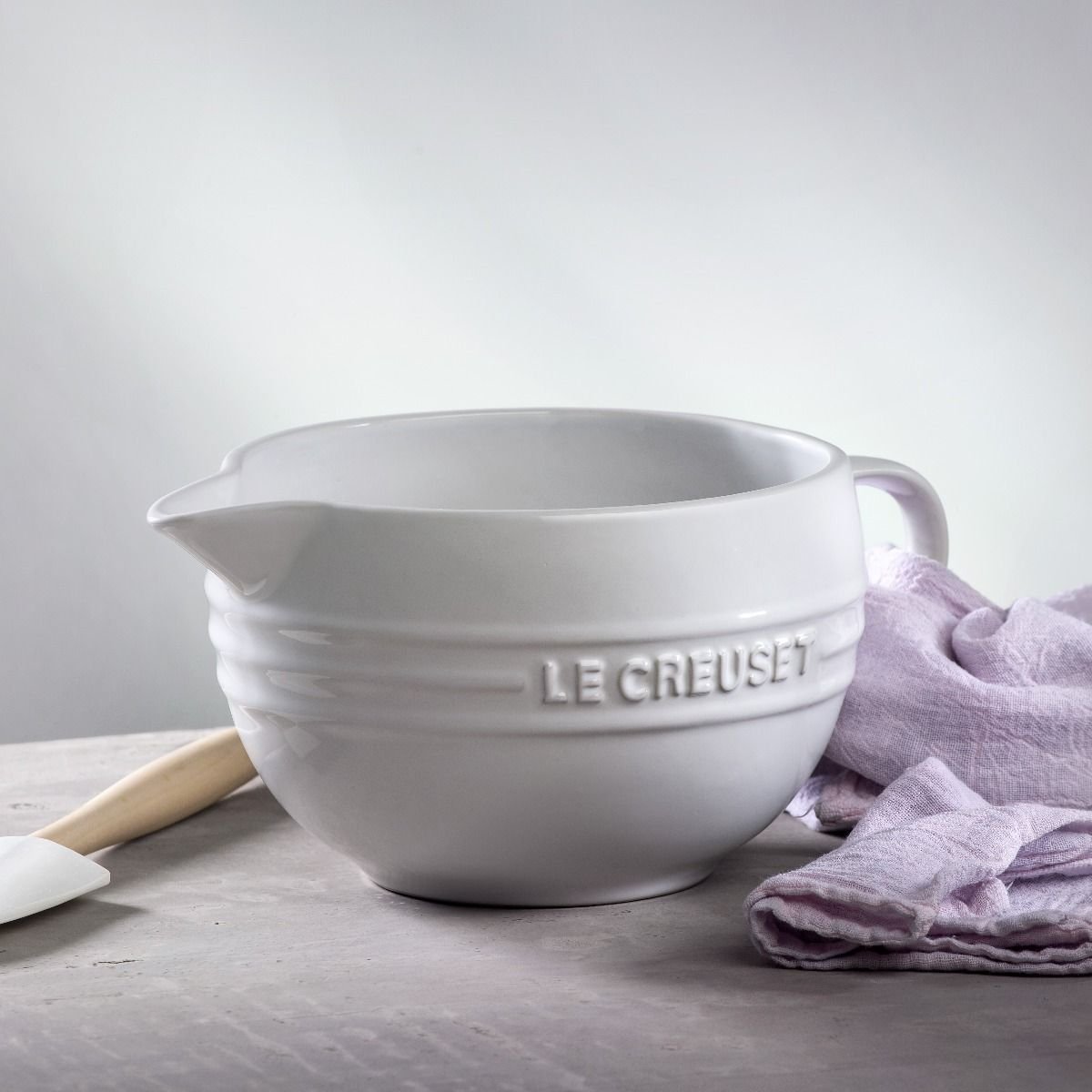Le Creuset 2 Qt. Stoneware Batter Bowl | White Le Creuset 2 Qt. Stoneware Batter Bowl | White -All-Clad Shop rs8318 batterbowl 01