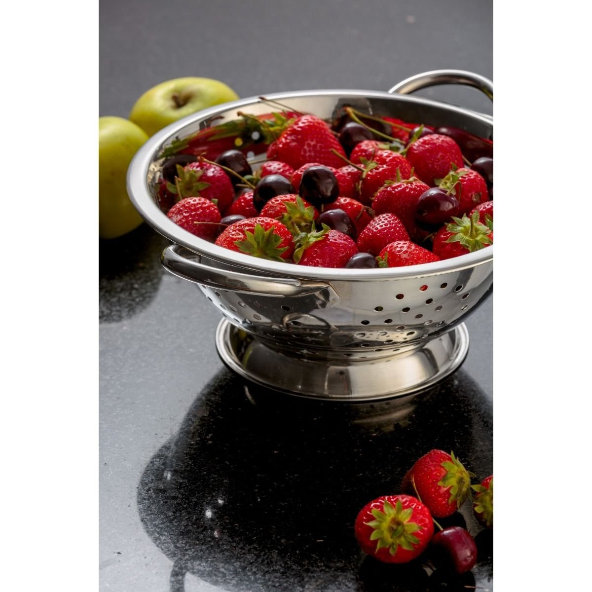 Viners Everyday Colander | 8 Qt. Viners Everyday Colander | 8 Qt. -All-Clad Shop viners everyday colander 0302.193 2